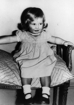 Diana-childhood-photo