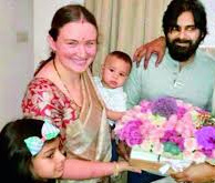 Pawan-Kalyan-With-kids-and-wife