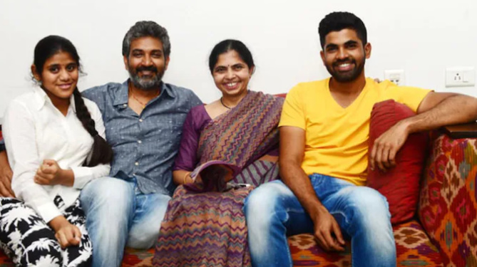 Rajamouli-with-his-kids-and-wife