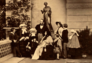 Victoria-with-her-children-and-husband