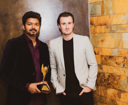 Vijay-Receiving-IARA-Award